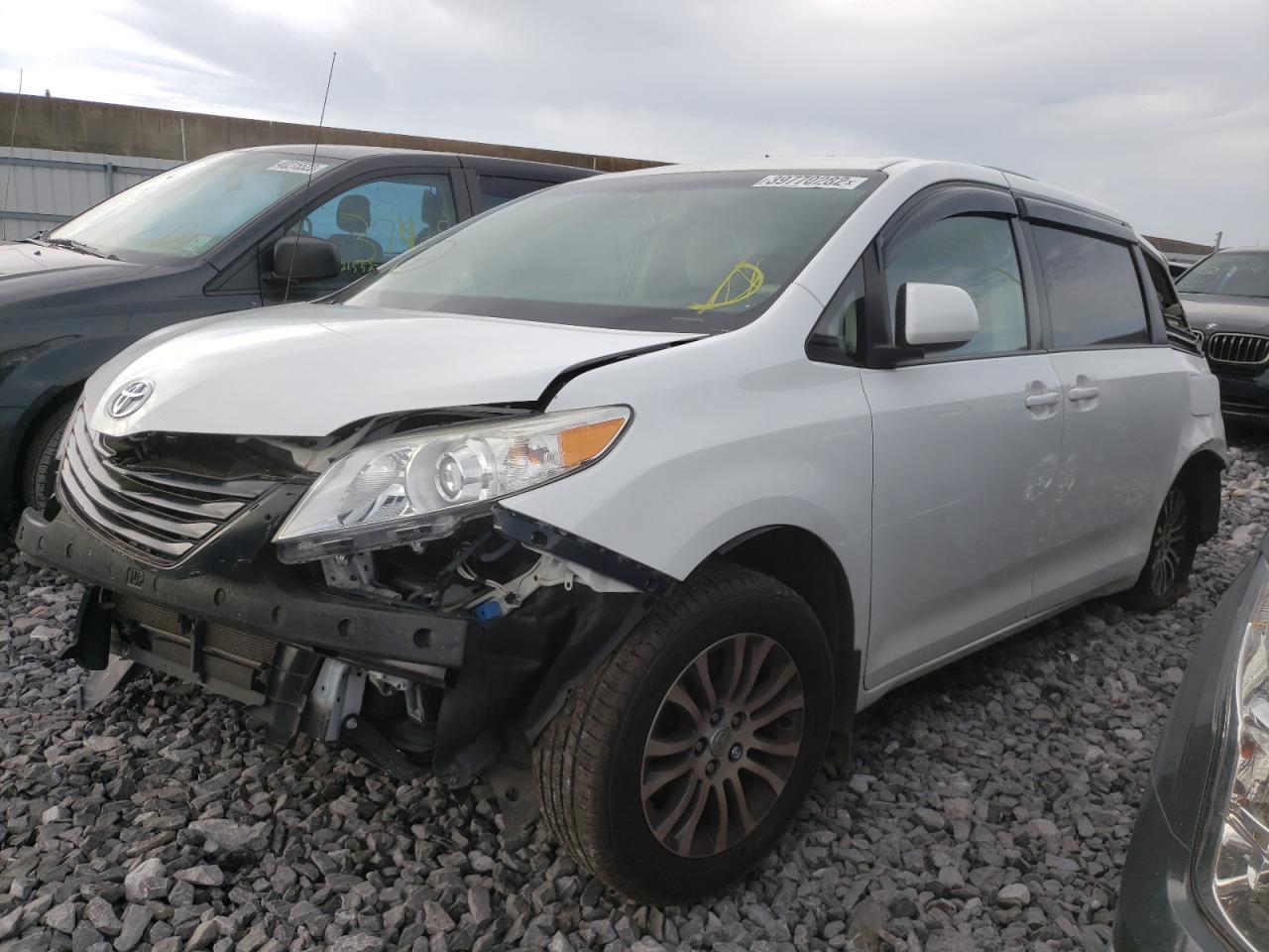 Photo 2 from auction – 2014 TOYOTA SIENNA with VIN 5TDKK3DC6ES443704