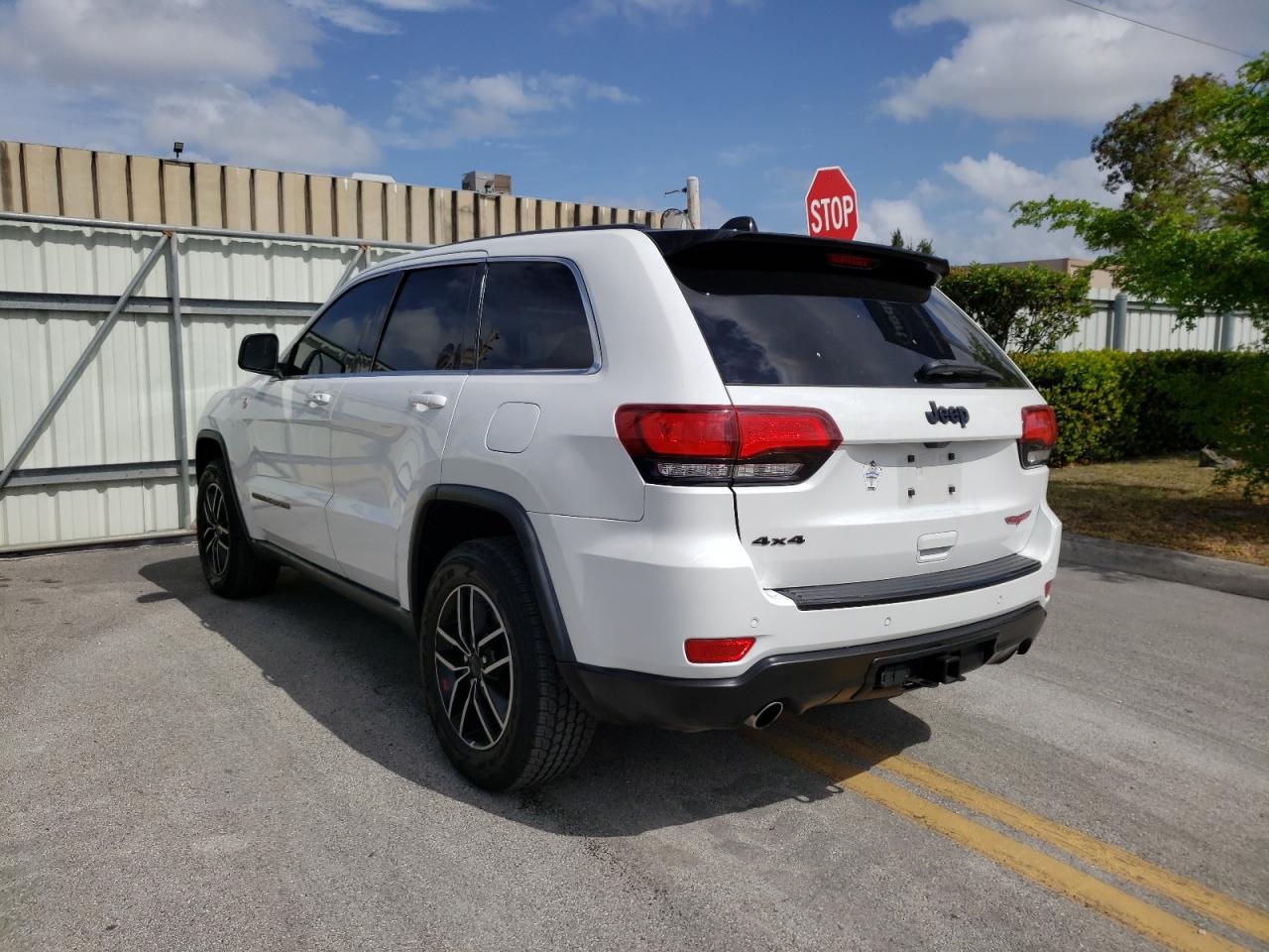 Photo 3 from auction – 2015 JEEP GRAND CHER with VIN 1C4RJFAG4FC825226