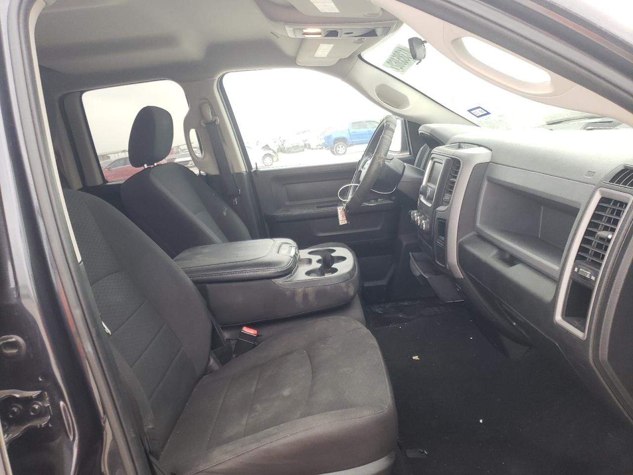 Photo 5 from auction – 2018 RAM 1500 ST with VIN 1C6RR6FG2JS292929
