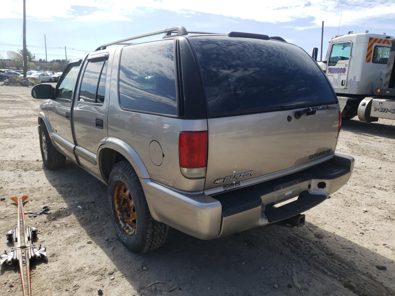 Photo 3 from auction – 2003 CHEVROLET BLAZER with VIN 1GNDT13X23K146553