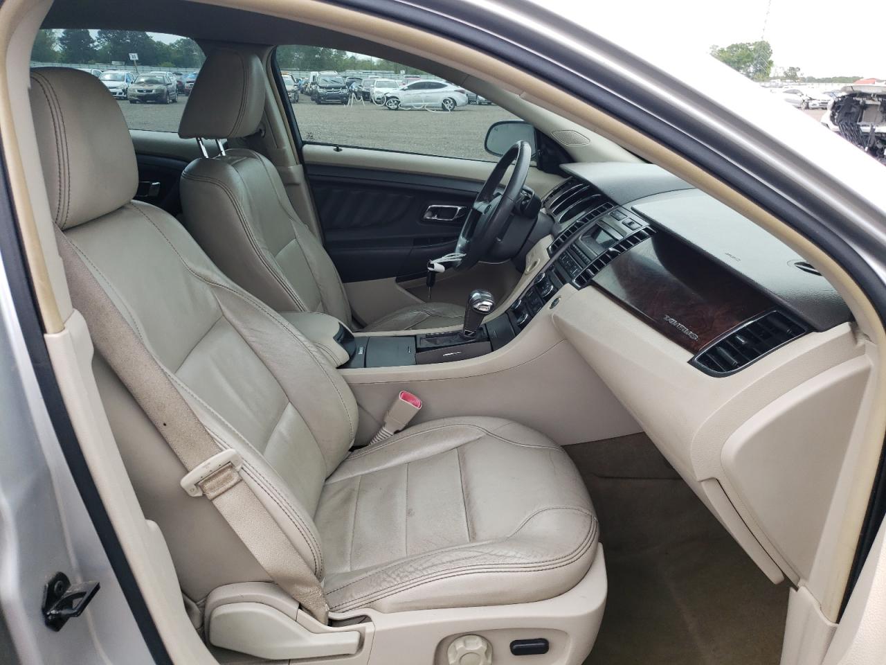 Photo 5 from auction – 2011 FORD TAURUS SEL with VIN 1FAHP2EW8BG161316