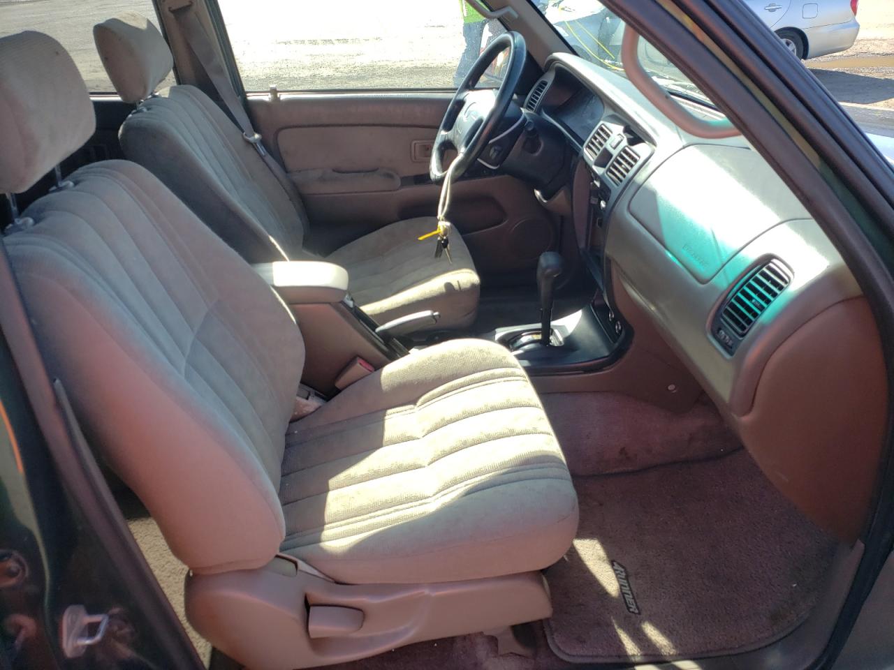 Photo 5 from auction – 1999 TOYOTA 4RUNNER with VIN JT3GM84R5X0036873