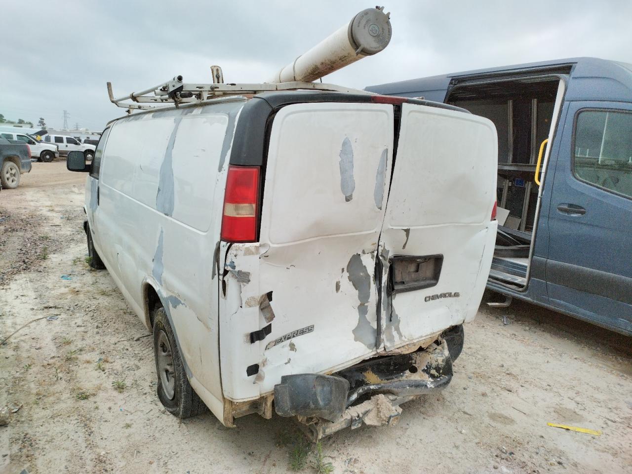 Photo 3 from auction – 2006 CHEVROLET EXPRESS G2 with VIN 1GCGG29V161158449
