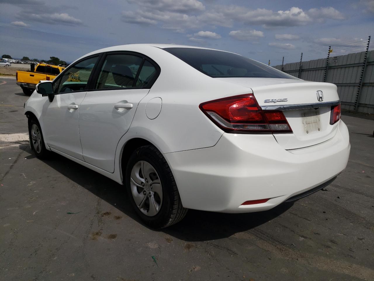Photo 3 from auction – 2014 HONDA CIVIC LX with VIN 19XFB2F5XEE083664