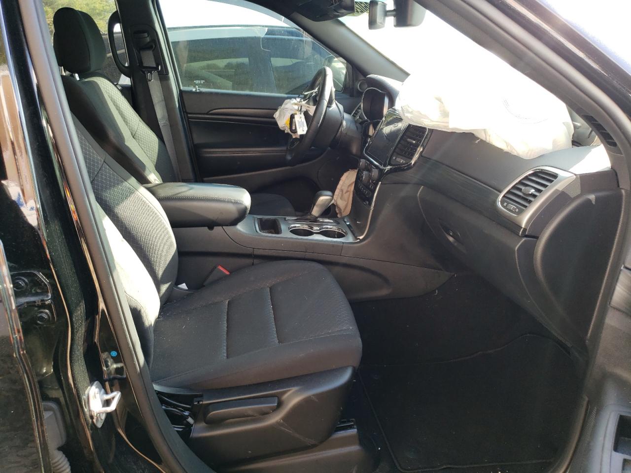 Photo 5 from auction – 2019 JEEP GRAND CHER with VIN 1C4RJFAG4KC814575