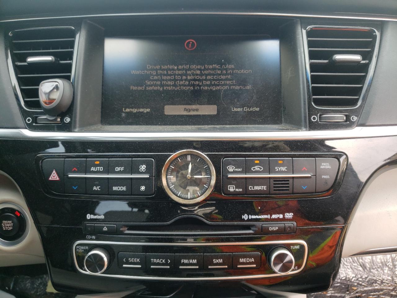 Photo 9 from auction – 2015 KIA K900 with VIN KNALW4D41F6018252