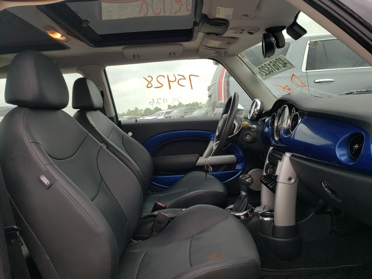 Photo 5 from auction – 2006 MINI COOPER S with VIN WMWRE33586TJ40545