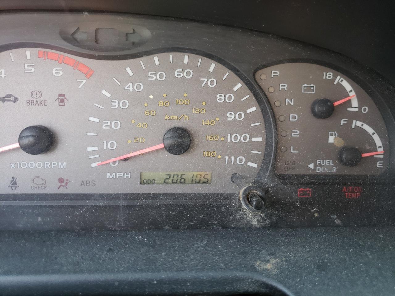 Photo 8 from auction – 2002 TOYOTA SEQUOIA SR with VIN 5TDBT44A12S083397
