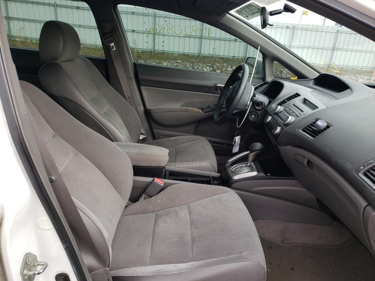 Photo 5 from auction – 2007 HONDA CIVIC LX with VIN 2HGFA16507H101935