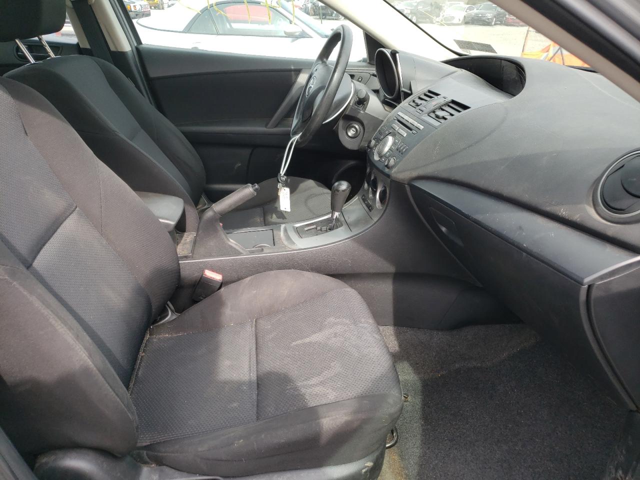 Фото 5 с аукциона – 2011 MAZDA 3 I с VIN JM1BL1UG1B1902263