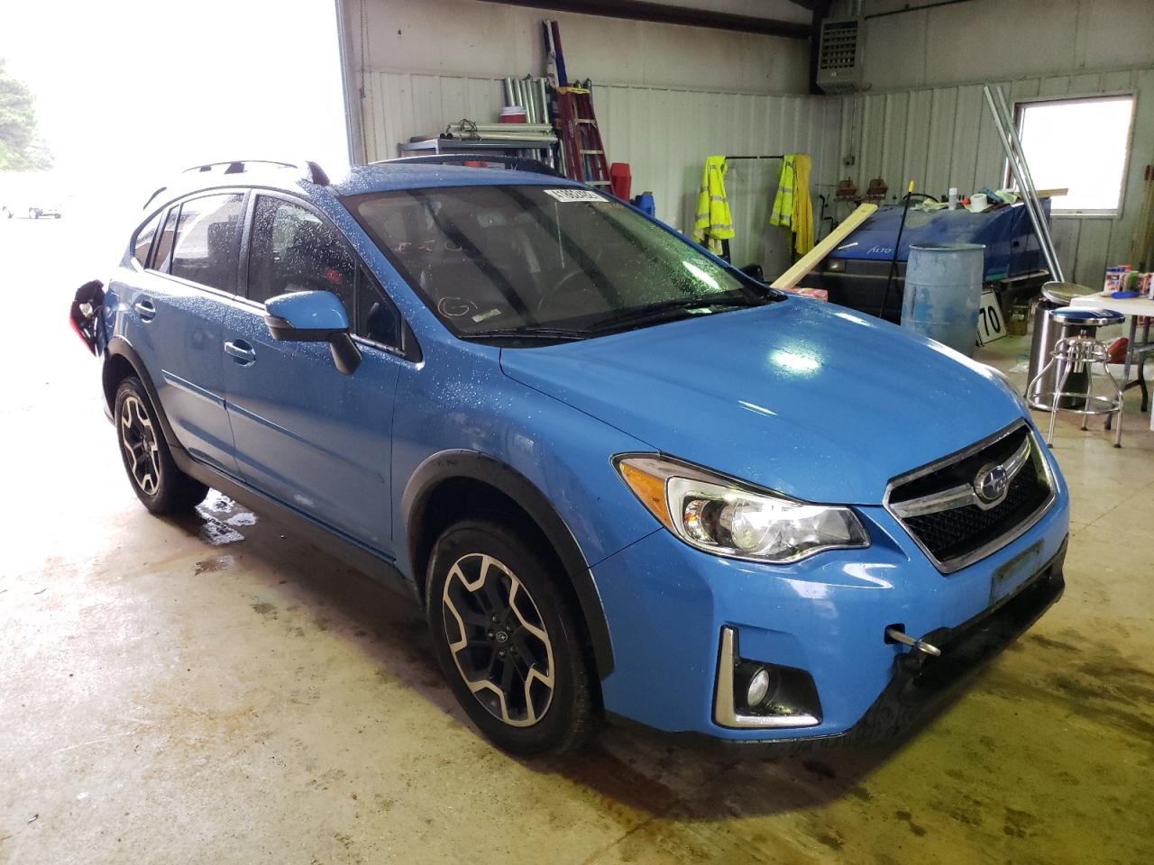 SUBARU CROSSTREK 2017 with VIN JF2GPAKC8HH275489 - Photo from auction