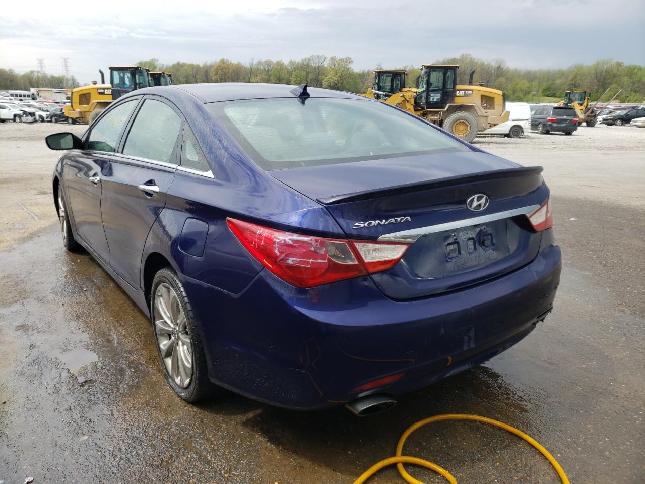 Photo 3 from auction – 2013 HYUNDAI SONATA SE with VIN 5NPEC4AC4DH739412
