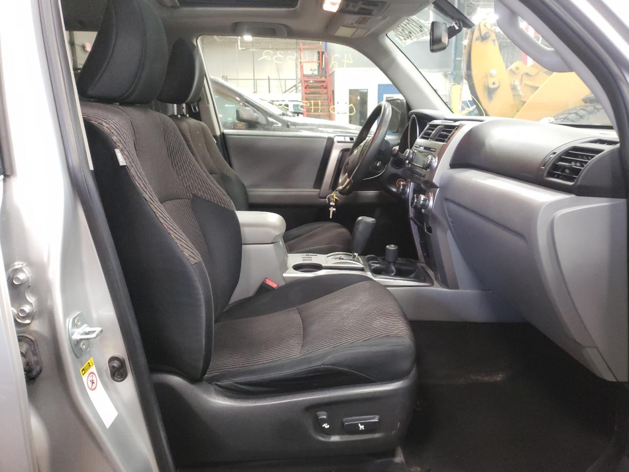 Photo 5 from auction – 2012 TOYOTA 4RUNNER SR with VIN JTEBU5JR3C5099102
