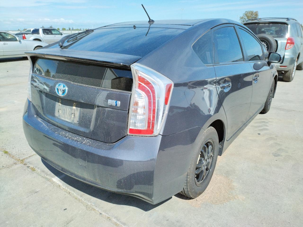 Photo 4 from auction – 2013 TOYOTA PRIUS with VIN JTDKN3DU5D5622384