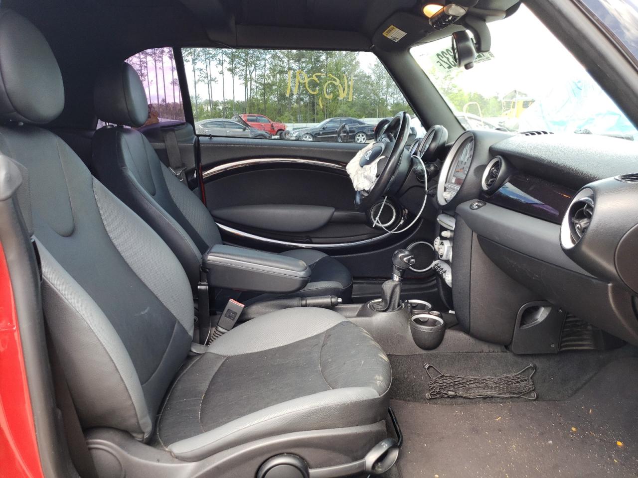 Photo 5 from auction – 2009 MINI COOPER with VIN WMWMR33599TU96375