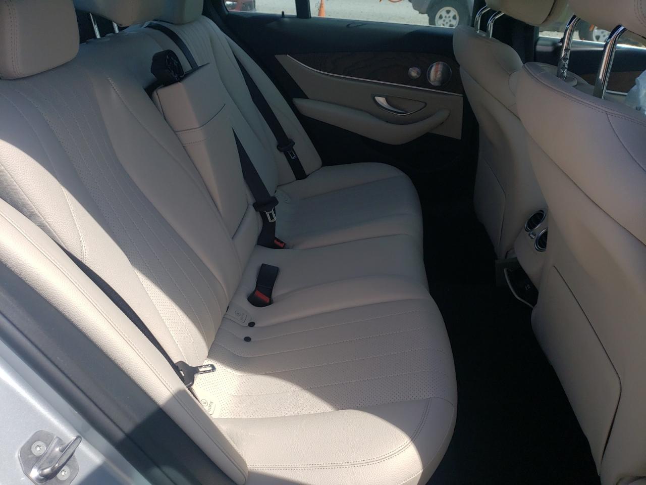 Photo 6 from auction – 2017 MERCEDES-BENZ E 300 with VIN WDDZF4JB2HA194894