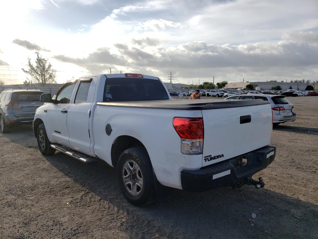 Photo 3 from auction – 2010 TOYOTA TUNDRA DOU with VIN 5TFRY5F12AX093576