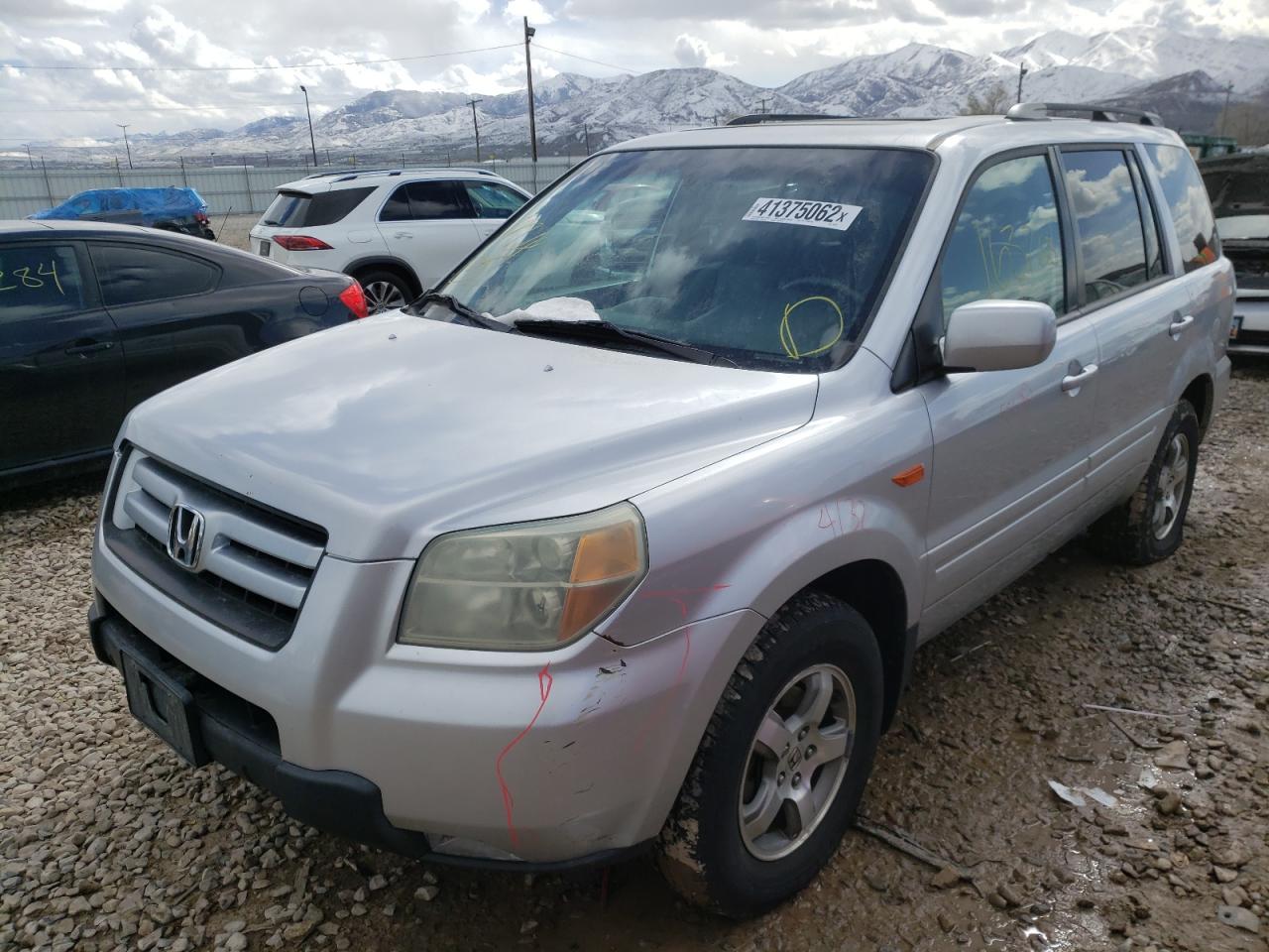 Photo 2 from auction – 2006 HONDA PILOT EX with VIN 2HKYF18696H560739