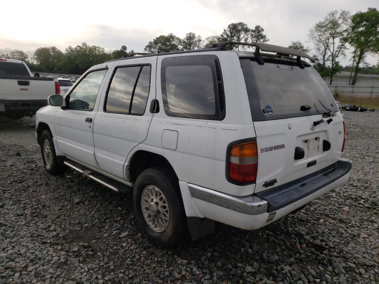 Photo 3 from auction – 1996 NISSAN PATHFINDER with VIN JN8AR05S6TW035068