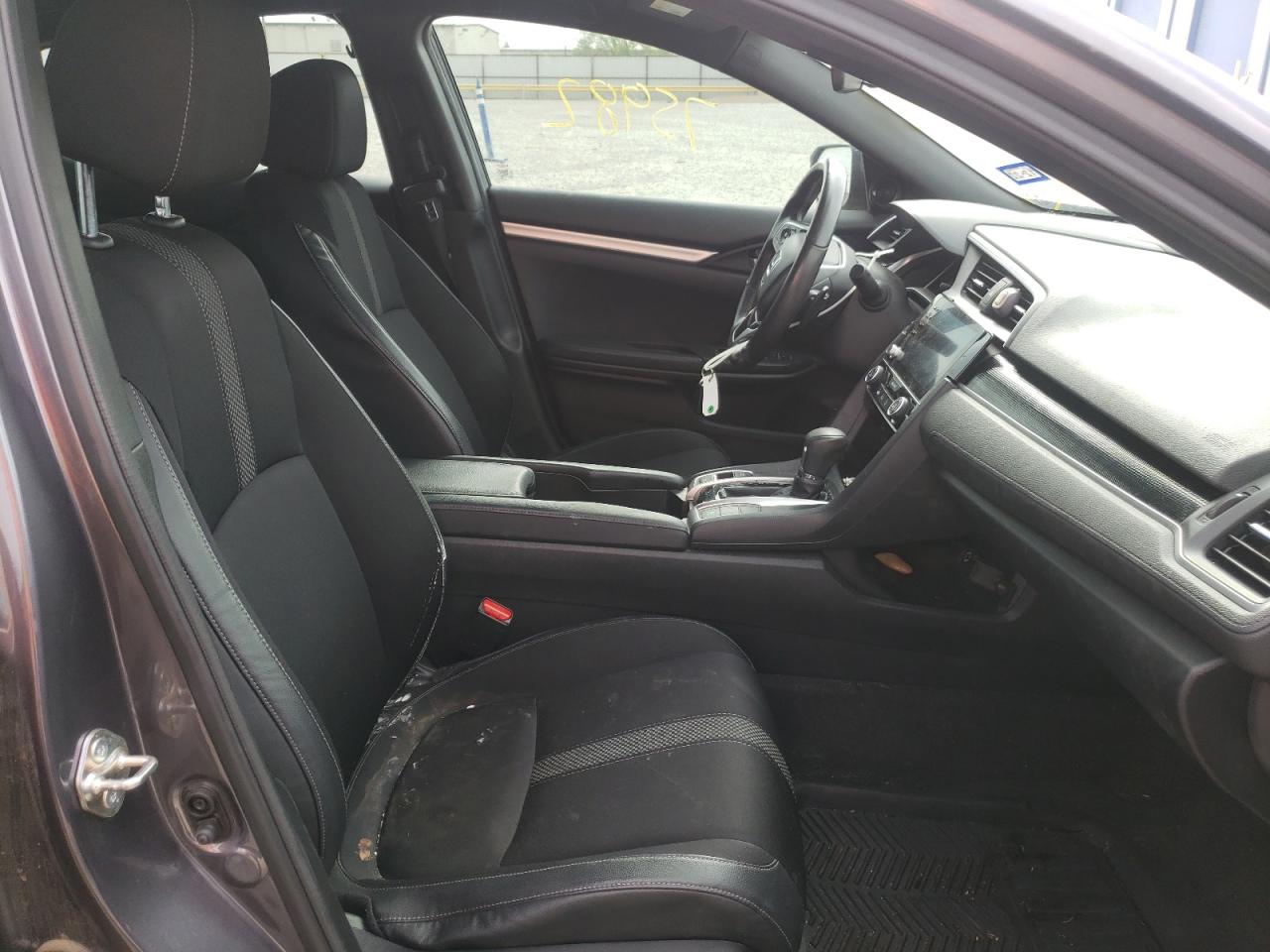 Photo 5 from auction – 2019 HONDA CIVIC SPOR with VIN 19XFC2F80KE004635
