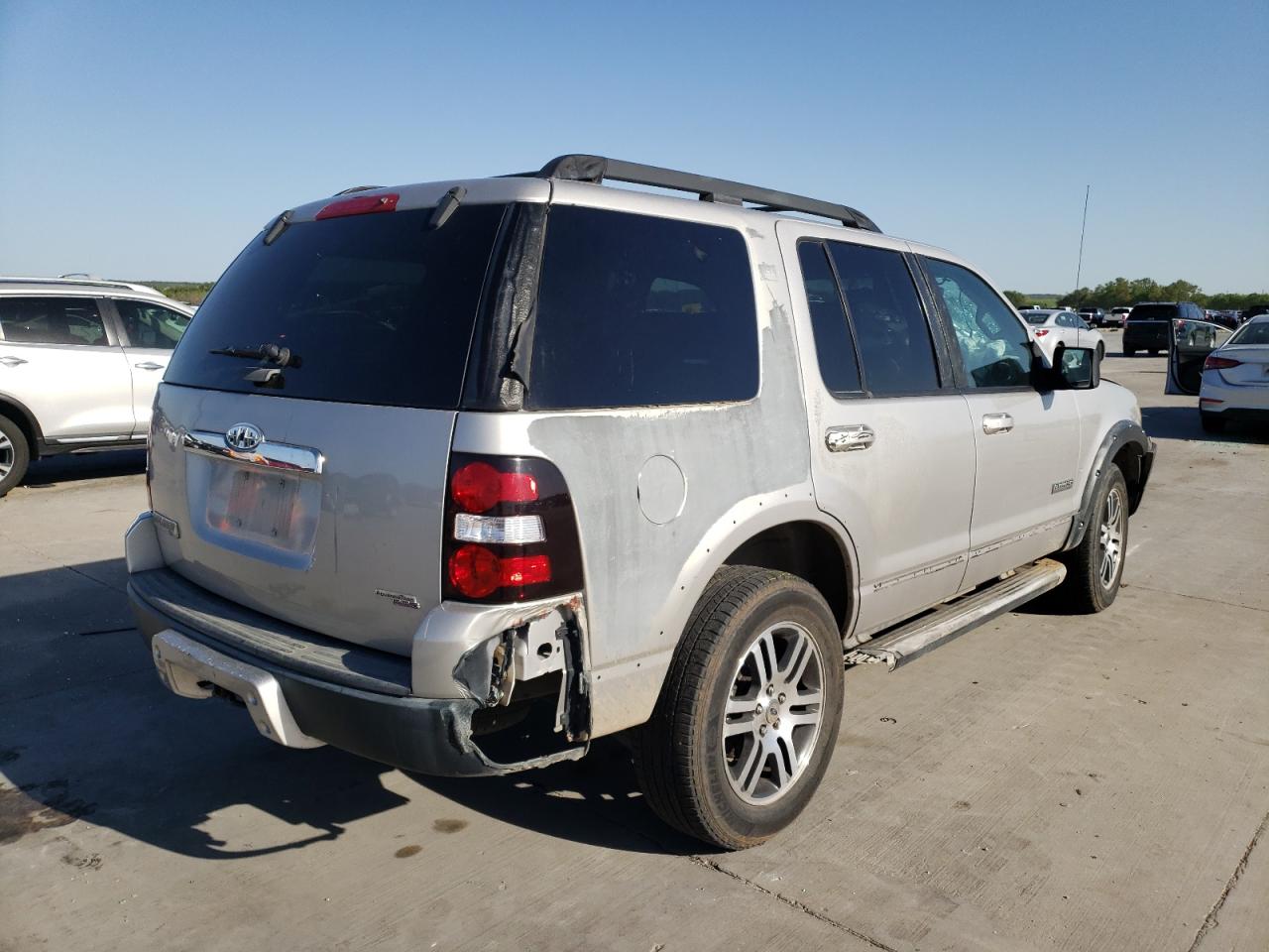 Photo 4 from auction – 2007 FORD EXPLORER with VIN 1FMEU73E57UB50307