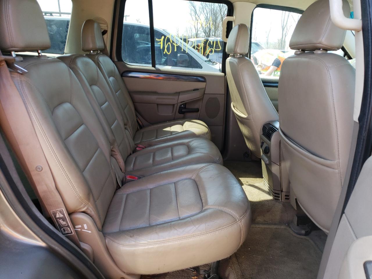 Photo 6 from auction – 2002 FORD EXPLORER L with VIN 1FMDU75W72ZB02840