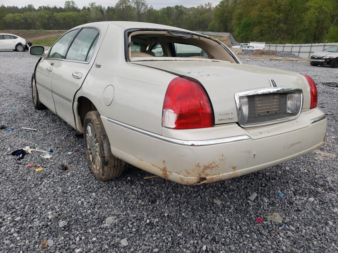 Photo 3 from auction – 2007 LINCOLN TOWN CAR S with VIN 1LNHM82VX7Y612907
