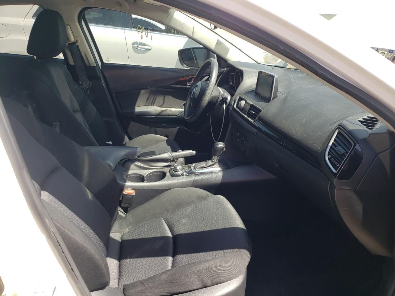 Photo 5 from auction – 2015 MAZDA 3 SPORT with VIN 3MZBM1U76FM164589
