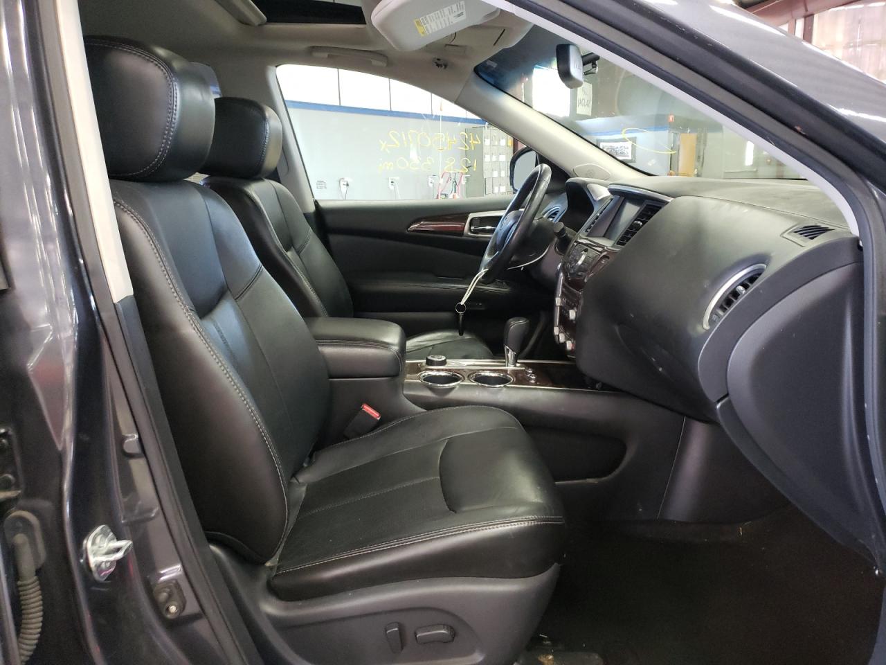 Photo 5 from auction – 2013 NISSAN PATHFINDER with VIN 5N1AR2MM1DC664407