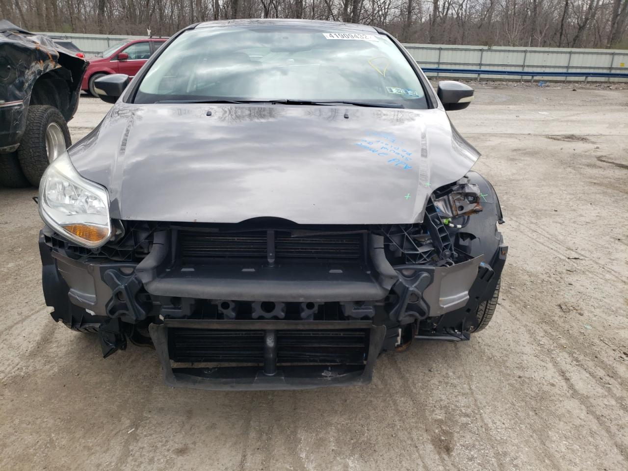 Photo 9 from auction – 2014 FORD FOCUS SE with VIN 1FADP3F2XEL235105