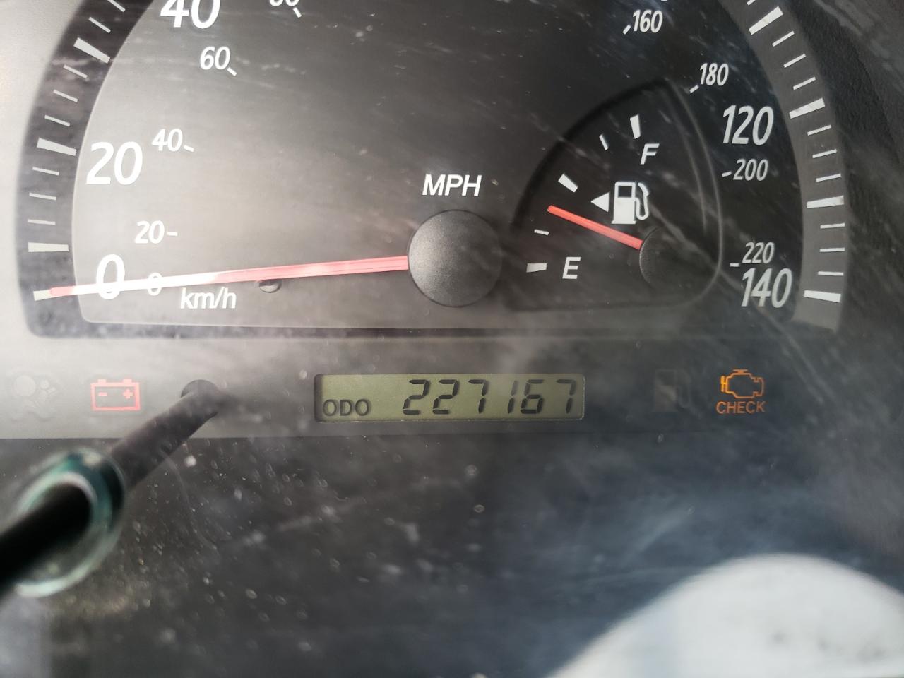 Photo 8 from auction – 2002 TOYOTA CAMRY LE with VIN 4T1BE30K22U612365