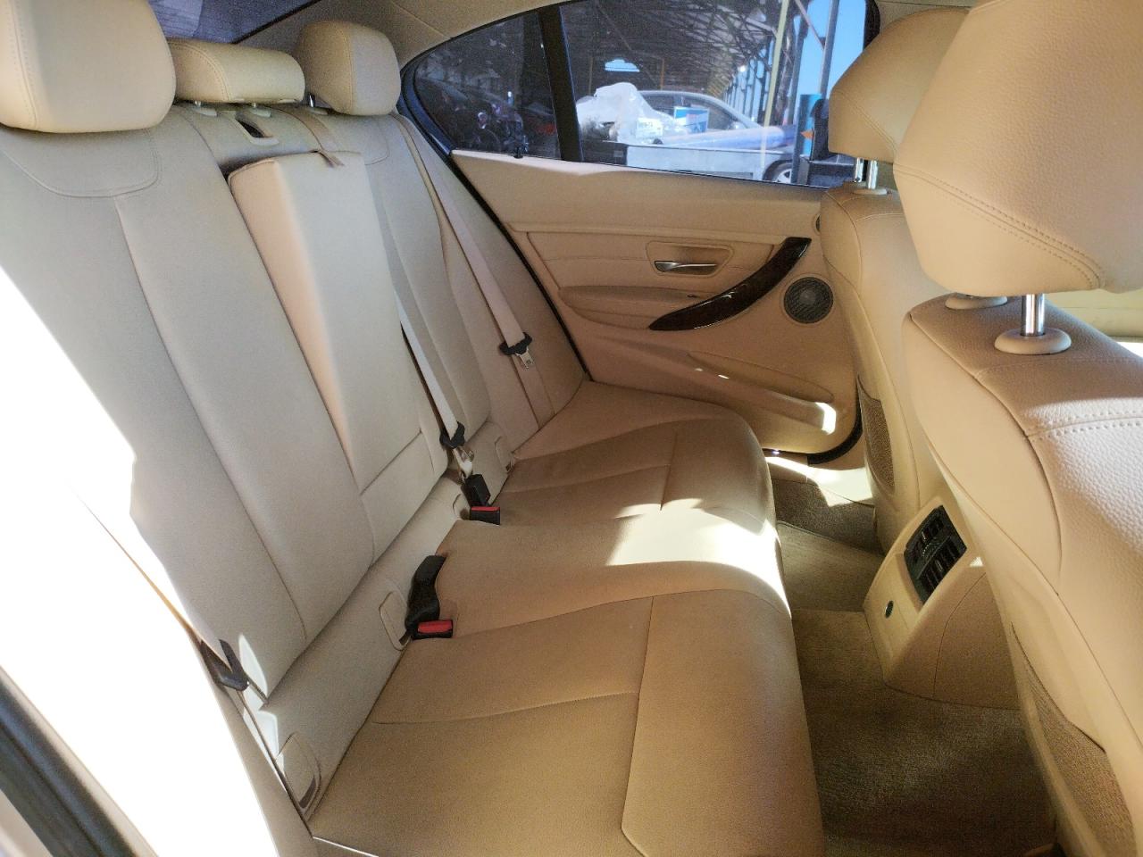 Photo 6 from auction – 2014 BMW 328 I with VIN WBA3A5C57EJ465369