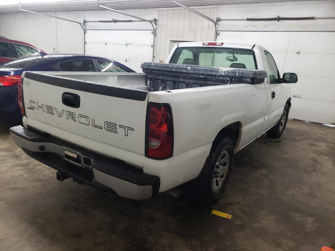 Photo 4 from auction – 2005 CHEVROLET SILVERADO with VIN 1GCEC14X25Z158174