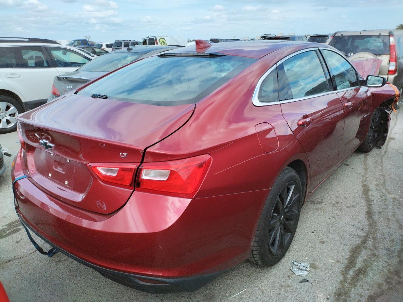 Photo 4 from auction – 2018 CHEVROLET MALIBU LT with VIN 1G1ZD5ST3JF166794