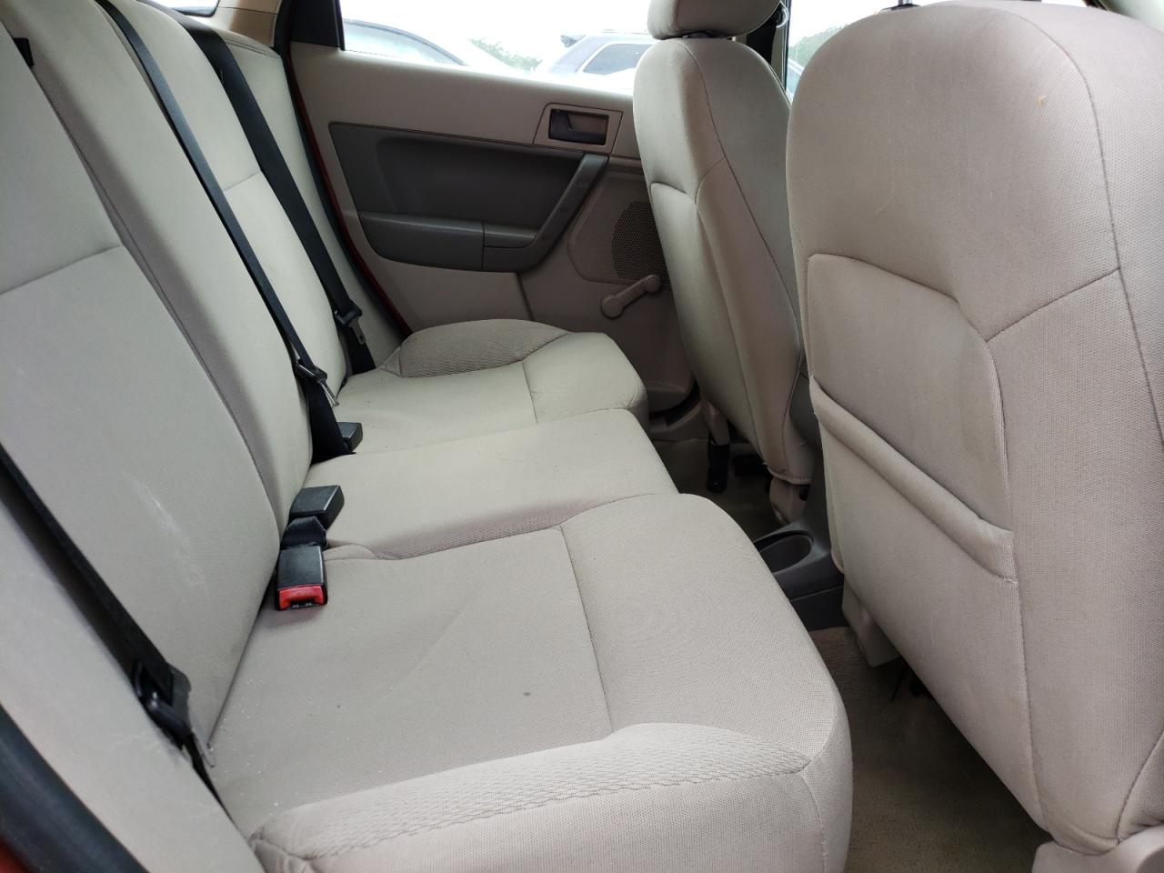 Photo 6 from auction – 2011 FORD FOCUS S with VIN 1FAHP3EN8BW164770