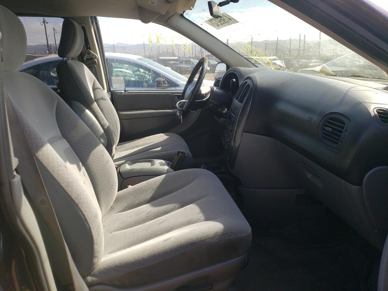 Photo 5 from auction – 2006 DODGE GRAND CARA with VIN 2D8GP44L46R607704