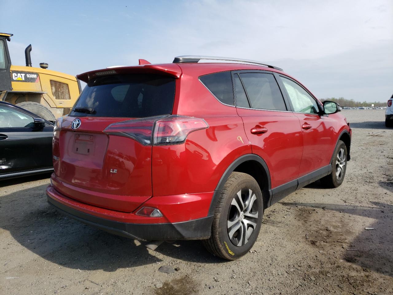 Photo 4 from auction – 2016 TOYOTA RAV4 LE with VIN JTMZFREV0GJ074005