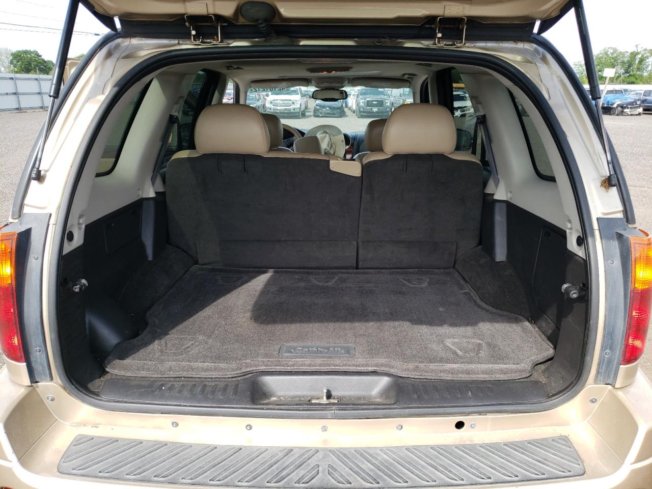 Photo 9 from auction – 2006 GMC ENVOY with VIN 1GKDT13S262151497