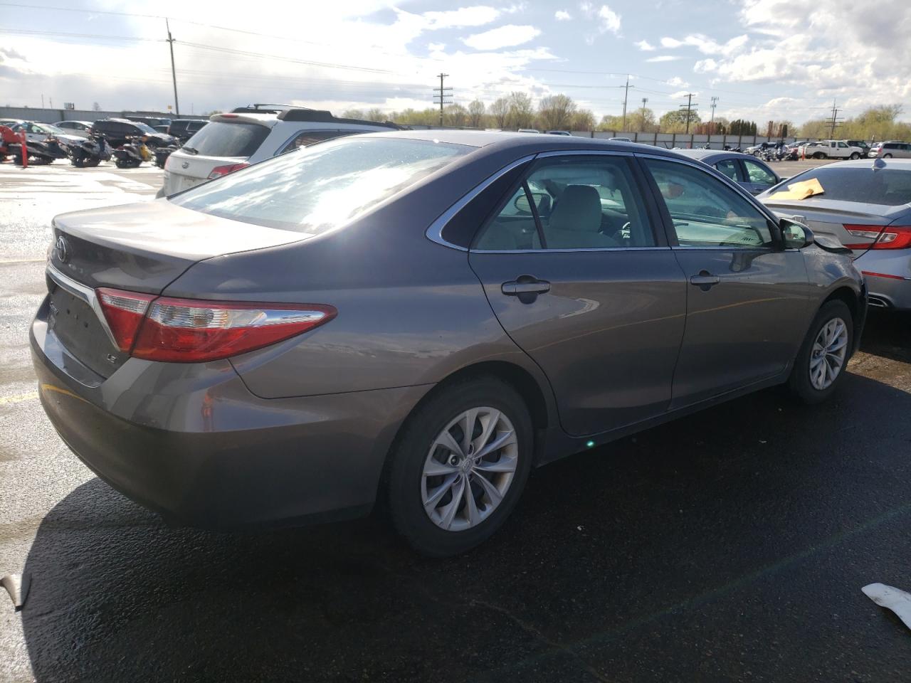 Photo 4 from auction – 2017 TOYOTA CAMRY LE with VIN 4T1BF1FK8HU630984