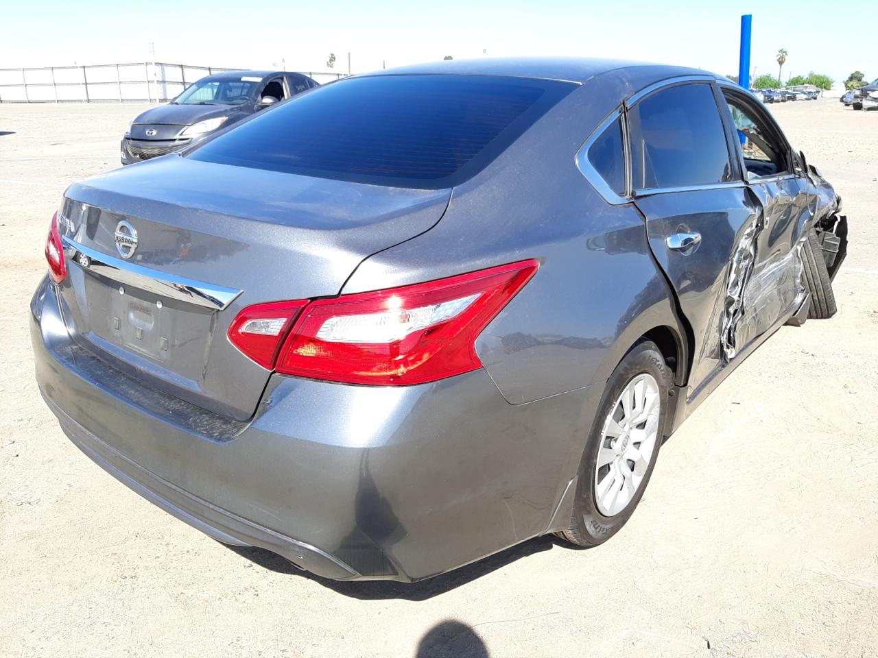 Photo 4 from auction – 2016 NISSAN ALTIMA 2.5 with VIN 1N4AL3AP7GC256319
