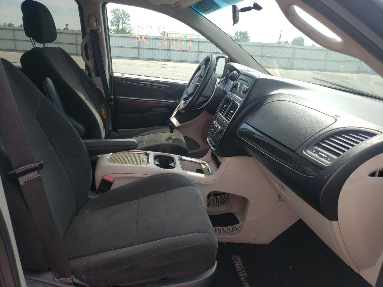 Photo 5 from auction – 2012 DODGE GRAND CARA with VIN 2C4RDGCG0CR274158