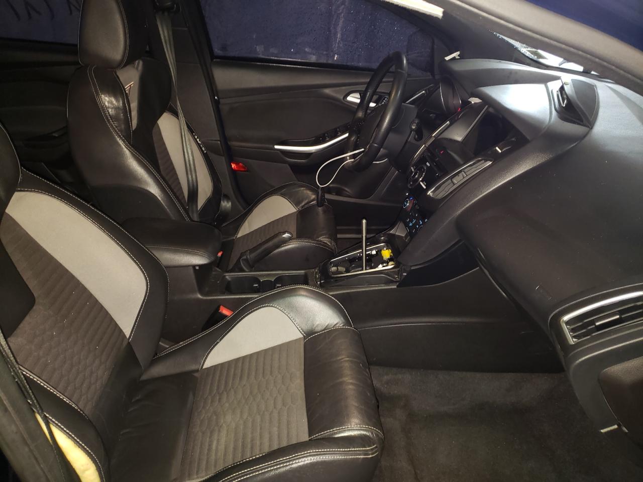 Photo 5 from auction – 2017 FORD FOCUS ST with VIN 1FADP3L90HL201003