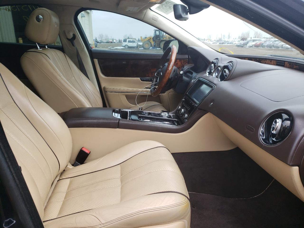 Photo 5 from auction – 2012 JAGUAR XJ with VIN SAJXA1CB4CLV23623