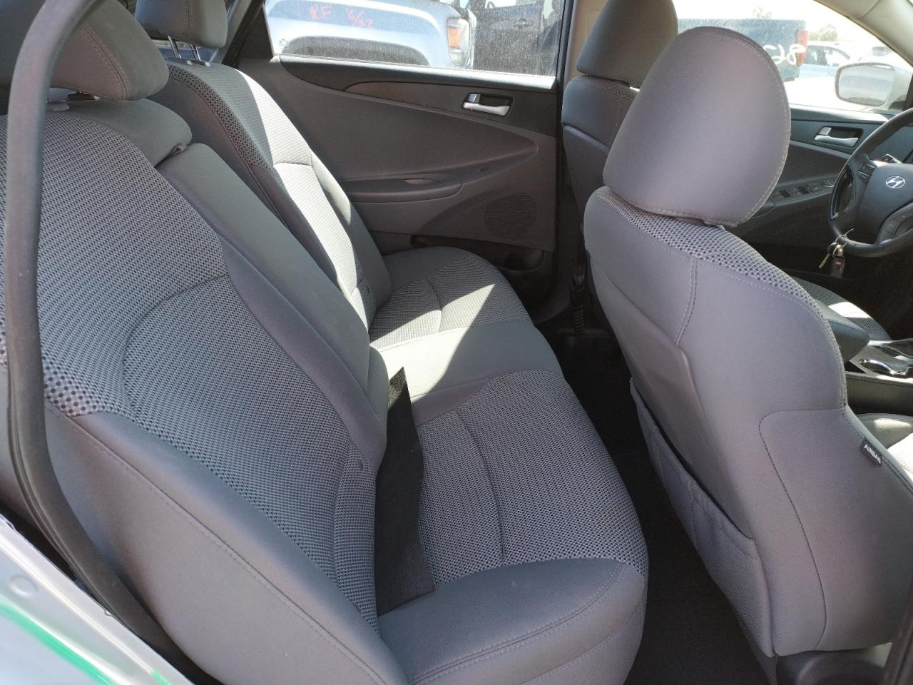 Photo 6 from auction – 2012 HYUNDAI SONATA GLS with VIN 5NPEB4AC3CH398411