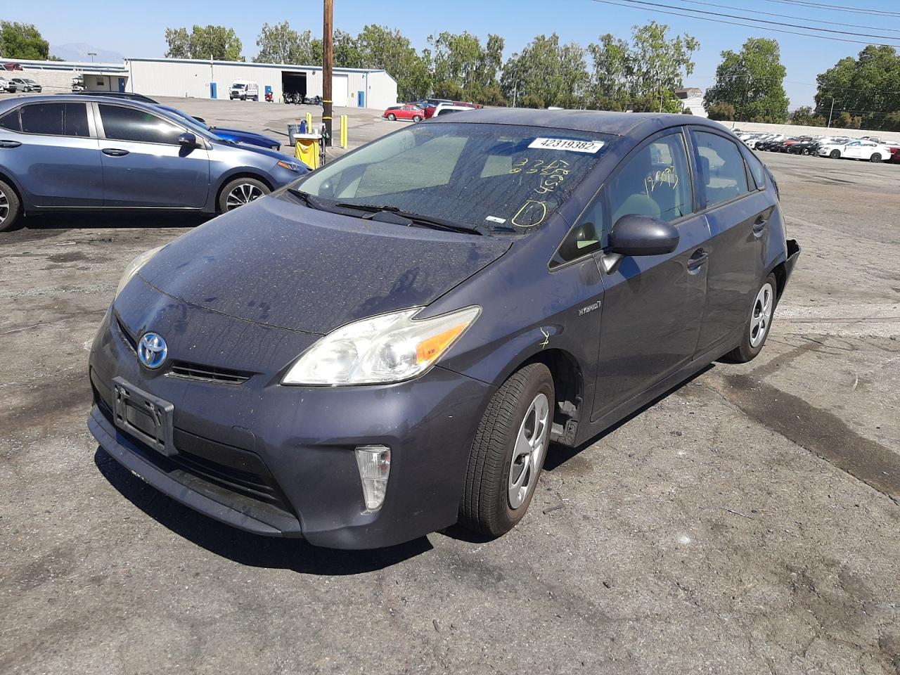 Photo 2 from auction – 2013 TOYOTA PRIUS with VIN JTDKN3DU6D5671111