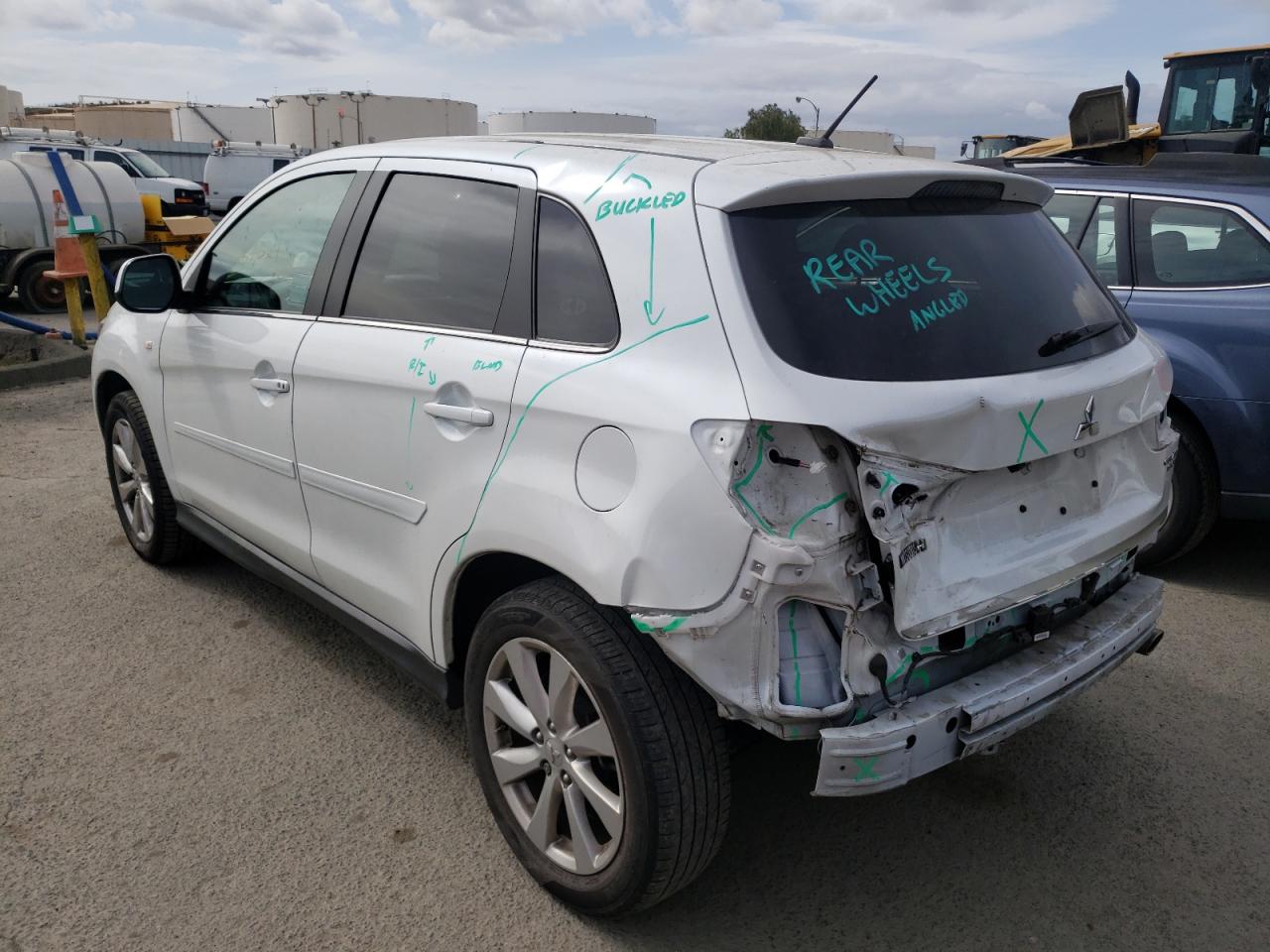 Photo 3 from auction – 2015 MITSUBISHI OUTLANDER with VIN 4A4AP4AU9FE044673