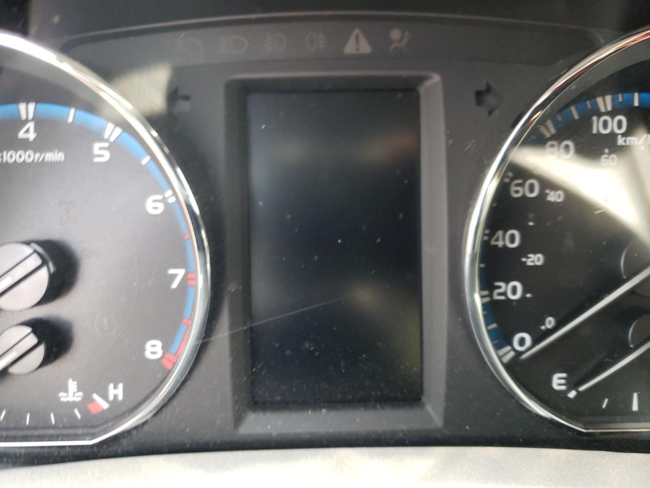 Photo 8 from auction – 2018 TOYOTA RAV4 LE with VIN 2T3ZFREV9JW497562
