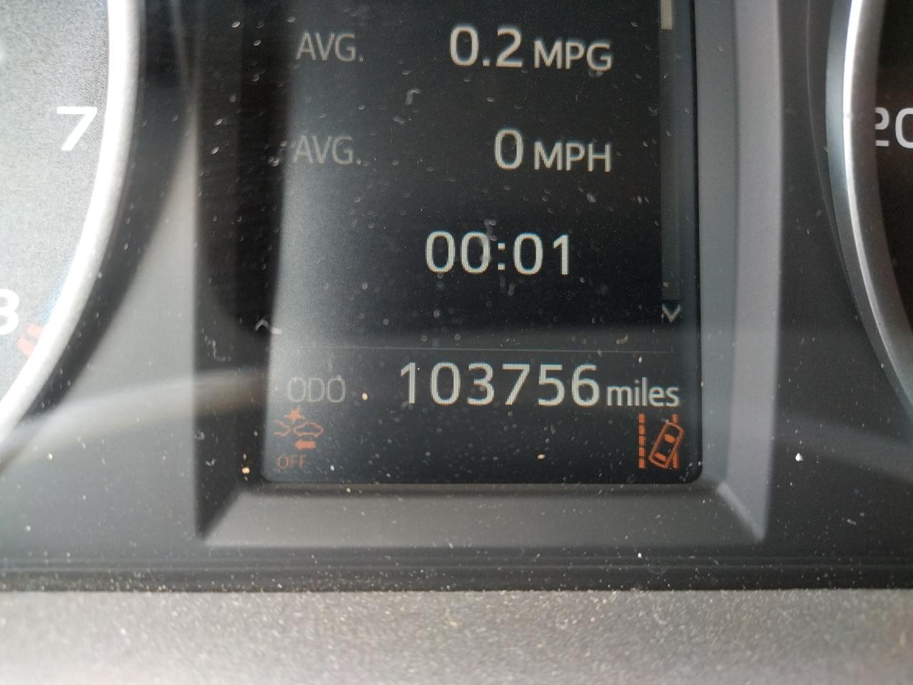 Photo 8 from auction – 2017 TOYOTA RAV4 XLE with VIN JTMWFREV6HD096545