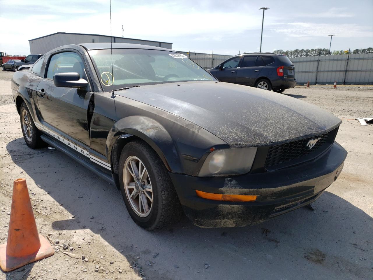 FORD MUSTANG 2005 with VIN 1ZVHT80N855132807 - Photo from auction