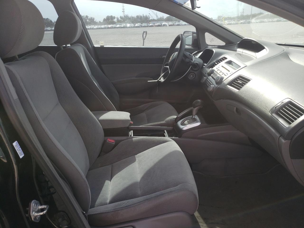 Photo 5 from auction – 2010 HONDA CIVIC LX with VIN 2HGFA1F58AH568494